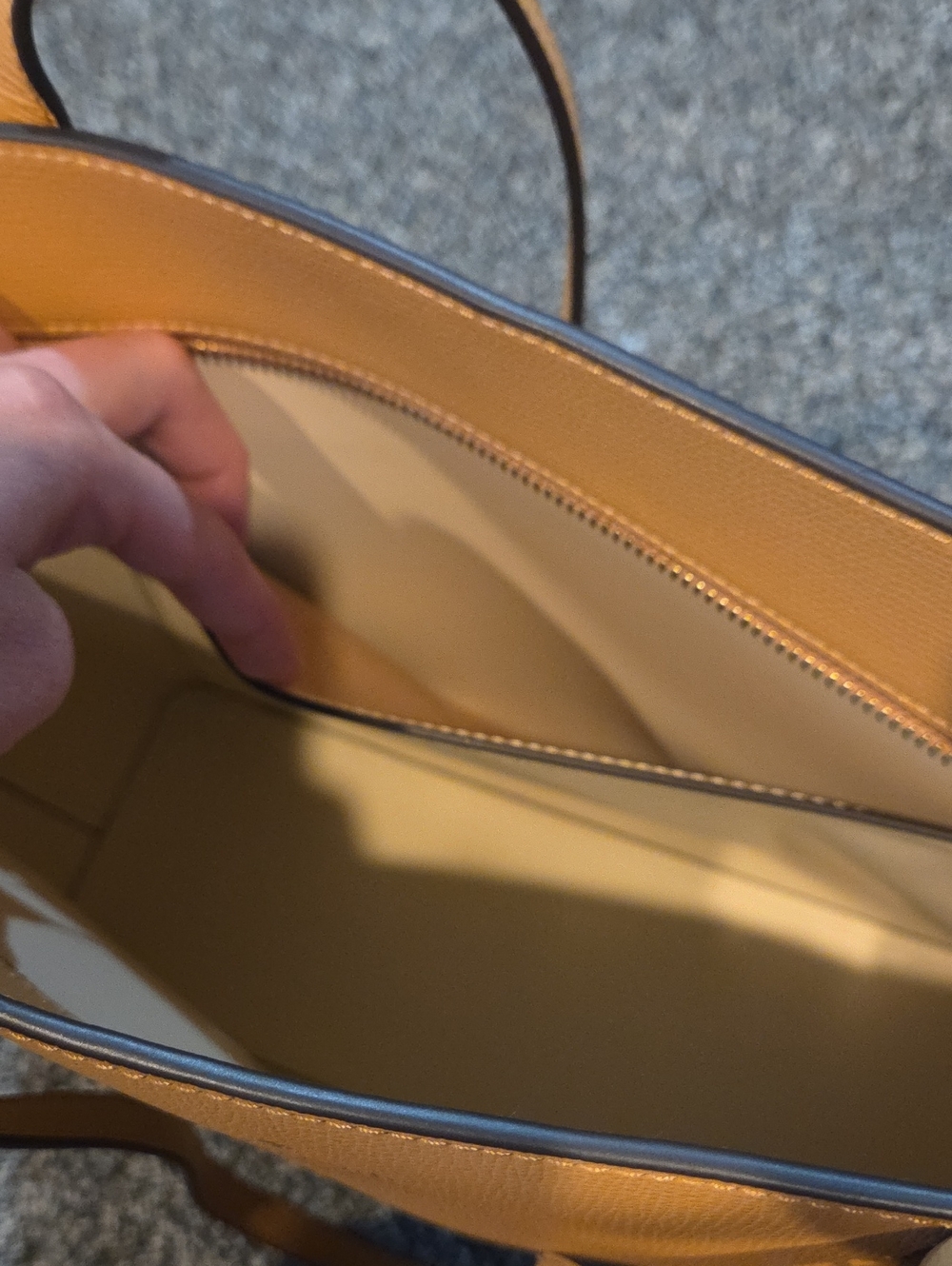 Kate Spade Tote Bag - Picture 4 of 7